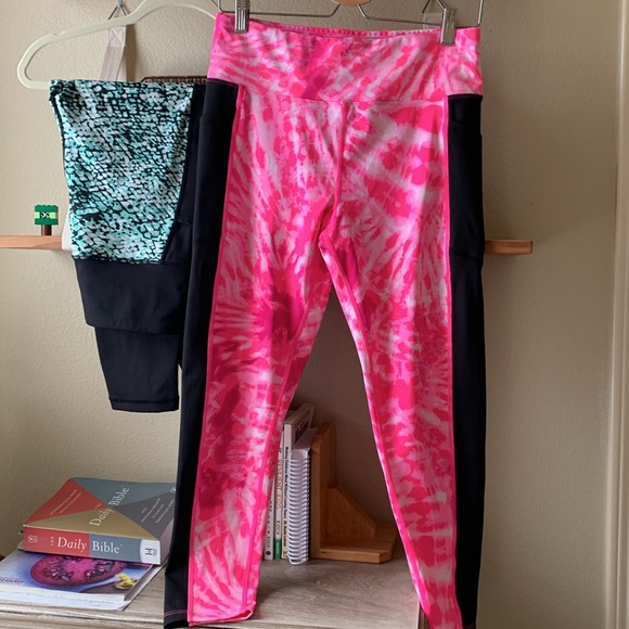 Bundle of 2 Lularoe Workout Pants Fearless, Capri and Full length - Picture 4 of 9